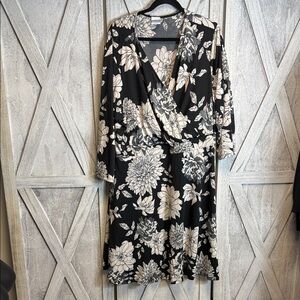 Chic Black and White Floral Midi Dress